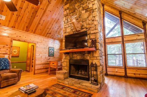 Mountain Breeze Cabin Broken Bow Cabin