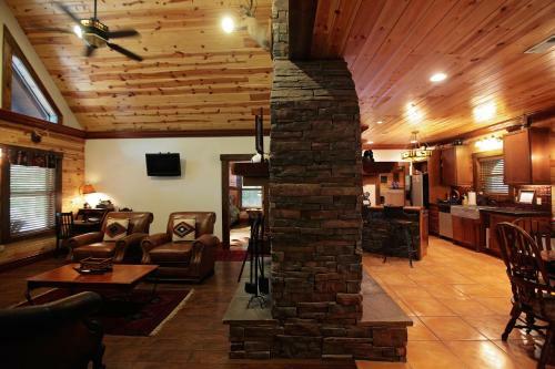 Wisdom Creek Cabin Broken Bow Cabin