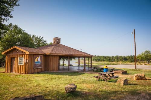 Bay Landing Camping Resort Cabin 23