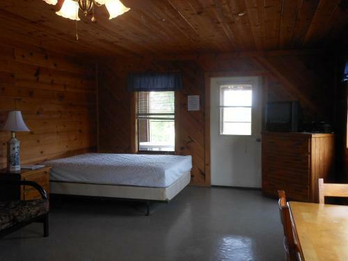 Bay Landing Camping Resort Cabin 11