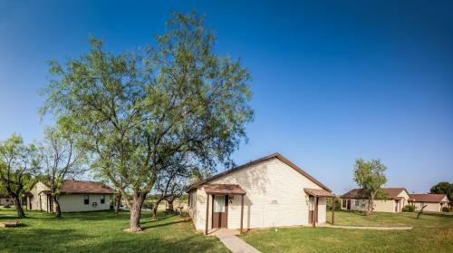 Bay Landing Camping Resort Cabin 22