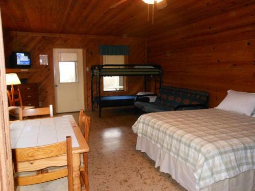 Bay Landing Camping Resort Cabin 25