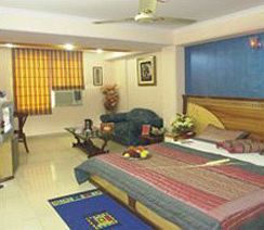 Hotel Raunak International