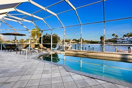 Villa Dolphin