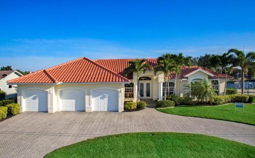 Villa Dolphin