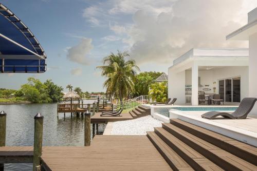 Cape Coral Contemporary Waterfront