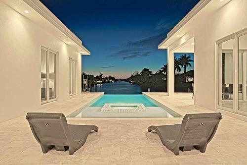 Cape Coral Contemporary Waterfront