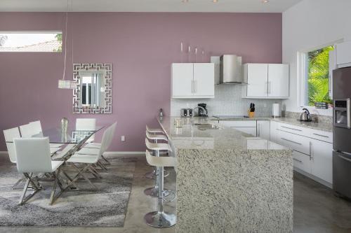 Cape Coral Contemporary Waterfront