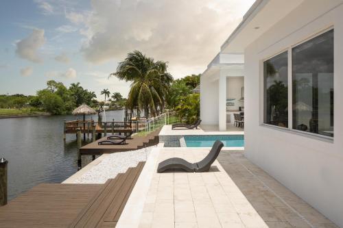 Cape Coral Contemporary Waterfront