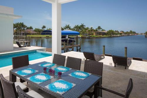 Cape Coral Contemporary Waterfront