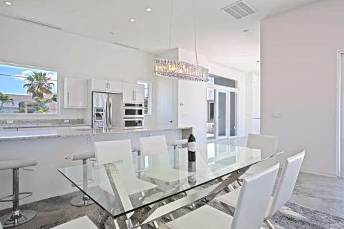 Cape Coral Contemporary Waterfront