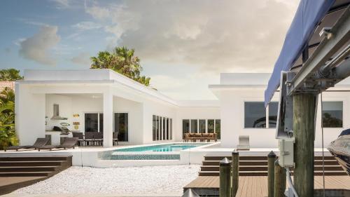 Cape Coral Contemporary Waterfront