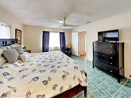 5019 Pelican Blvd Home