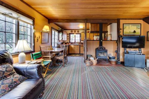Historic Haystack Cabin