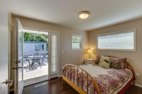 Hemlock Modern Beach House