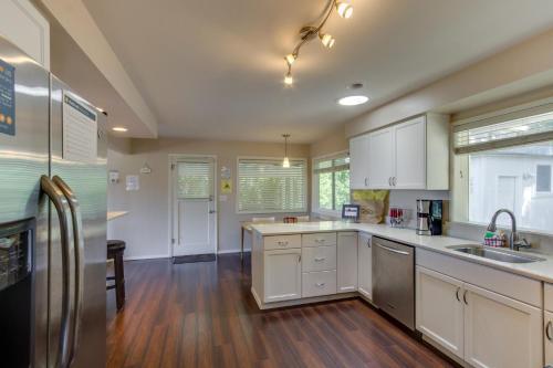 Hemlock Modern Beach House