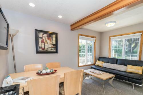 Beaches Inn | Sandpiper Pier Cottage