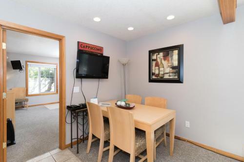 Beaches Inn | Sandpiper Pier Cottage