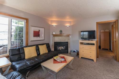 Beaches Inn | Puffins Place Cabana