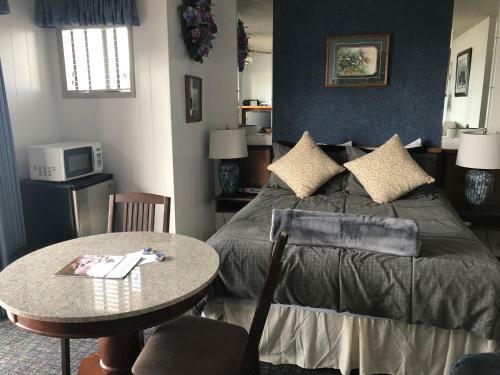 Hotel Webb's Scenic Surf