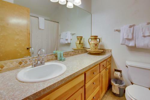 Beaches Inn | Pacific Surf Townhouse