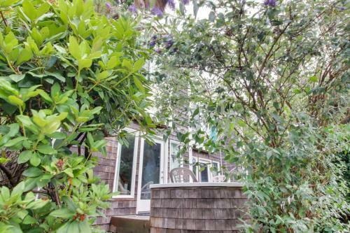Beaches Inn | Pacific Surf Townhouse