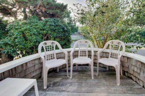 Beaches Inn | Pacific Surf Townhouse