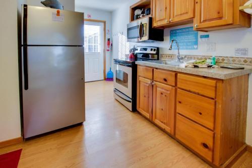 Beaches Inn | Pirates Cove Cabana 8