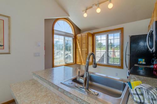 Beaches Inn | Pelicans View Cottage