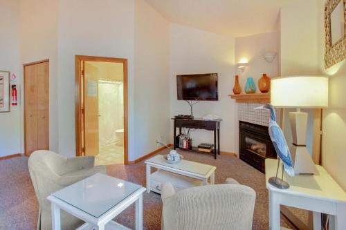 Beaches Inn | Herons Nest Loft