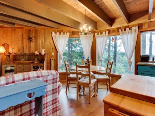 Cannon Beach Tree House