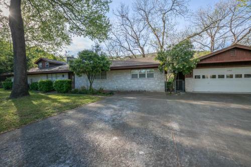 Guadalupe River Getaway Home