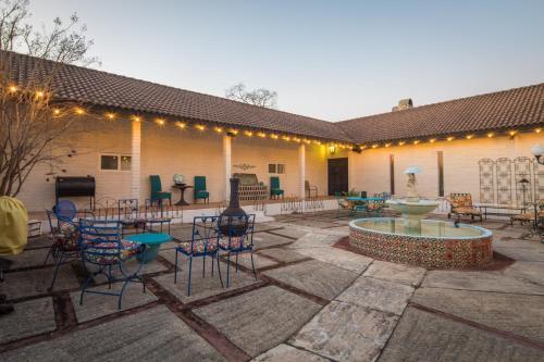 Hacienda Lake Lodge Home