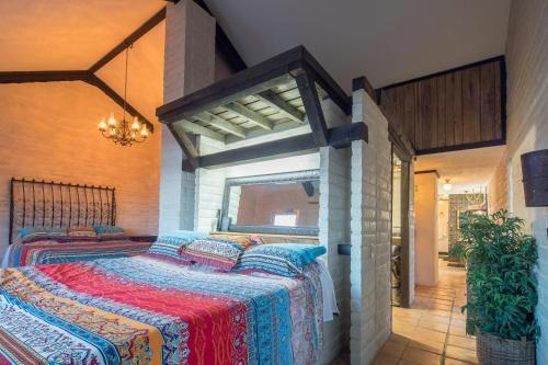 Hacienda Lake Lodge Home