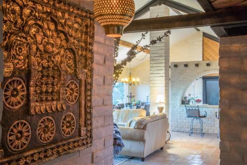 Hacienda Lake Lodge Home