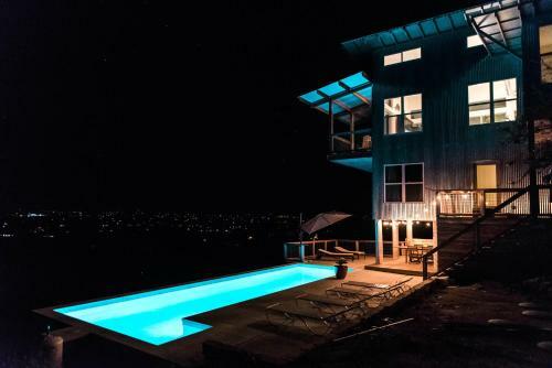 Skyhouse Canyon Lake
