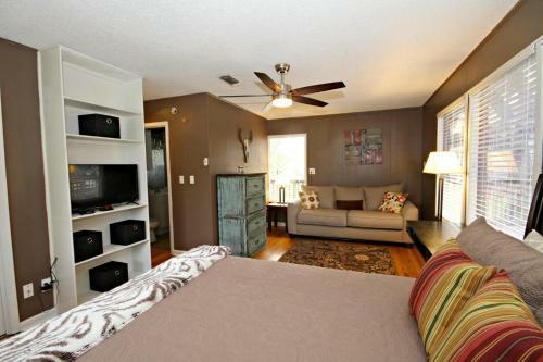 Ricks River Haus Home