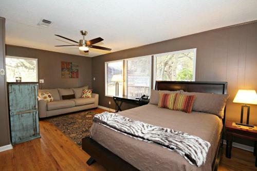 Ricks River Haus Home