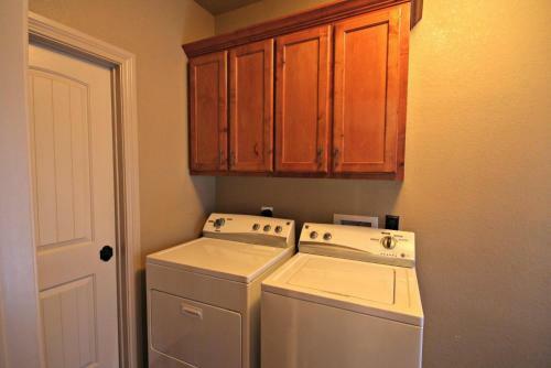 Canyon Lake Hideaway Home