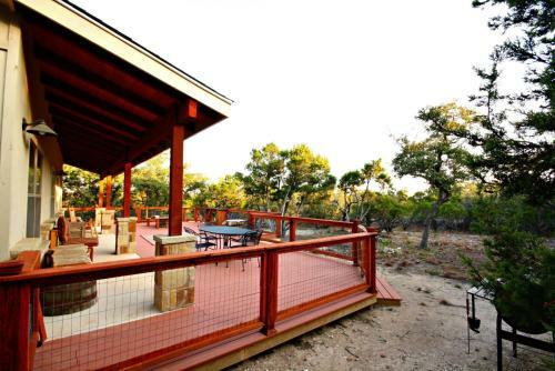 Canyon Lake Hideaway Home