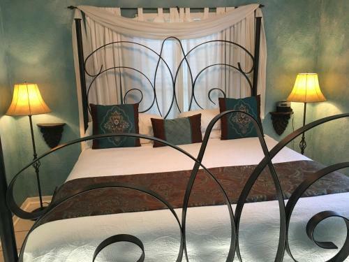 Lakehouse Bed And Breakfast