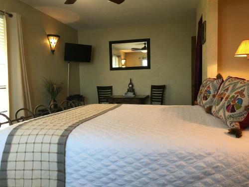Lakehouse Bed And Breakfast