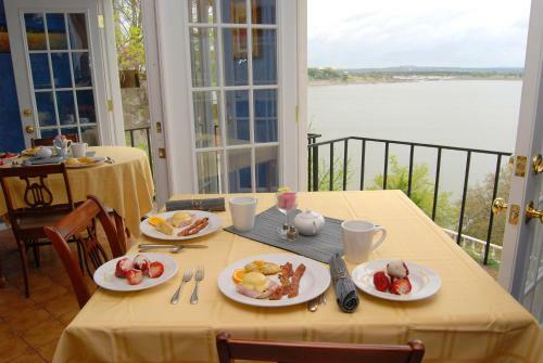 Lakehouse Bed And Breakfast