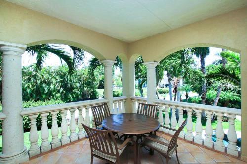 Sandcastle ( 7-bedroom Home )
