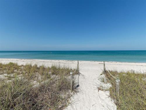South Seas Beach House 18
