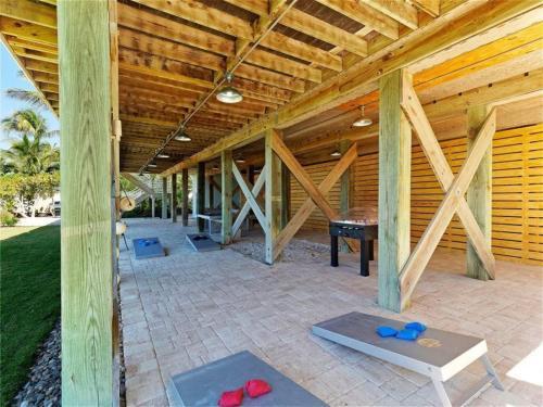Captiva Rd Home 16500