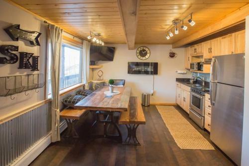 Brettelberg Slopeside Condos F8