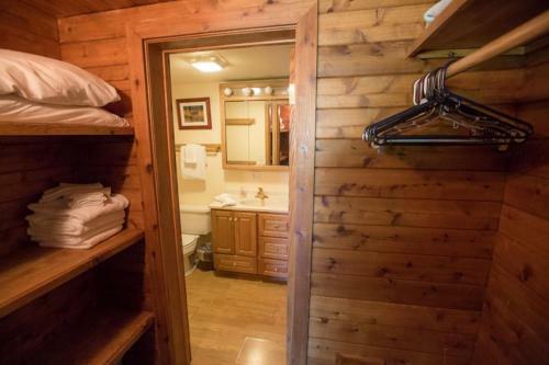 Brettelberg Slopeside Condos C9