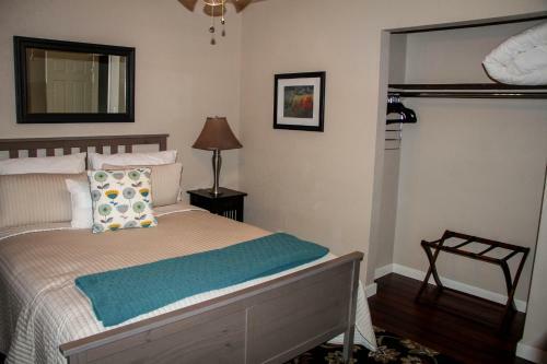 The 8th Street Retreat