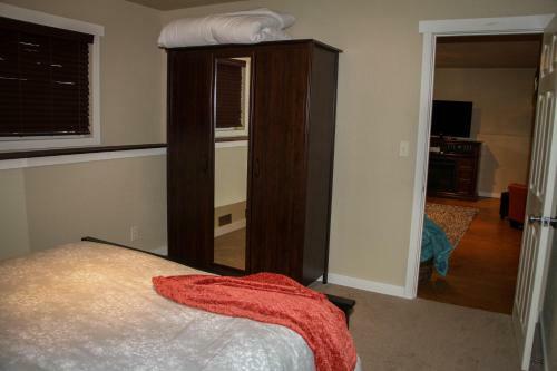 The 8th Street Retreat